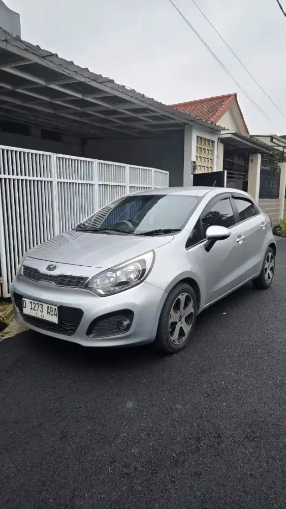 Kia Rio AT siap pakai terawat
