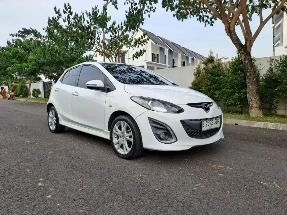 Mazda 2 R AT 2011