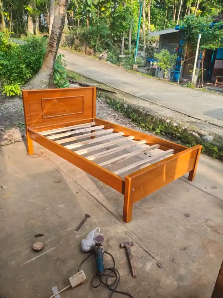 Dipan jati ukuran 100x200