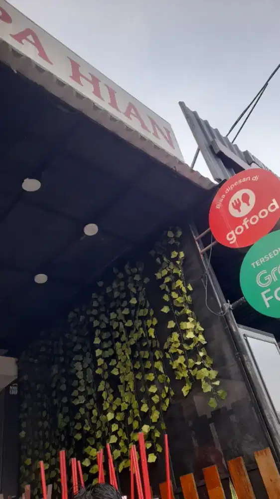 Dibutuhkan service 2 orang wanita / laki- laki