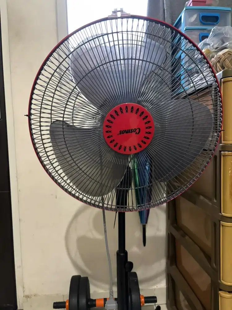 Kipas angin cosmos berdiri