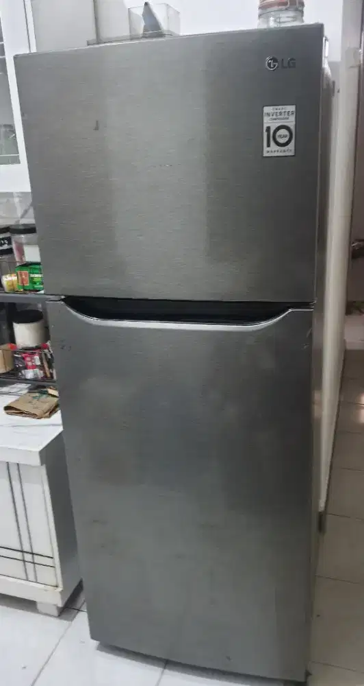 Di jual cepat Kulkas LG dua pintu