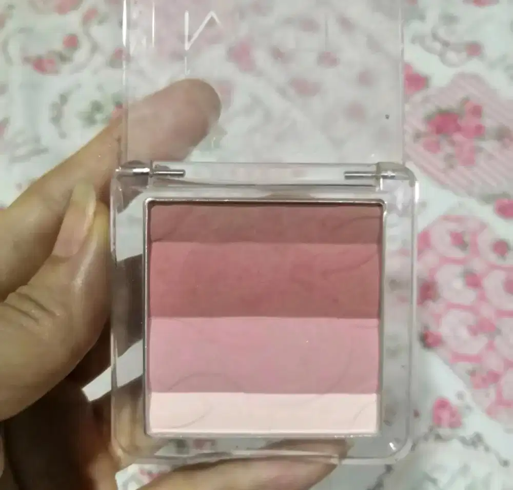Make up eyeshadow blush on bedak powder rias wajah catrice original