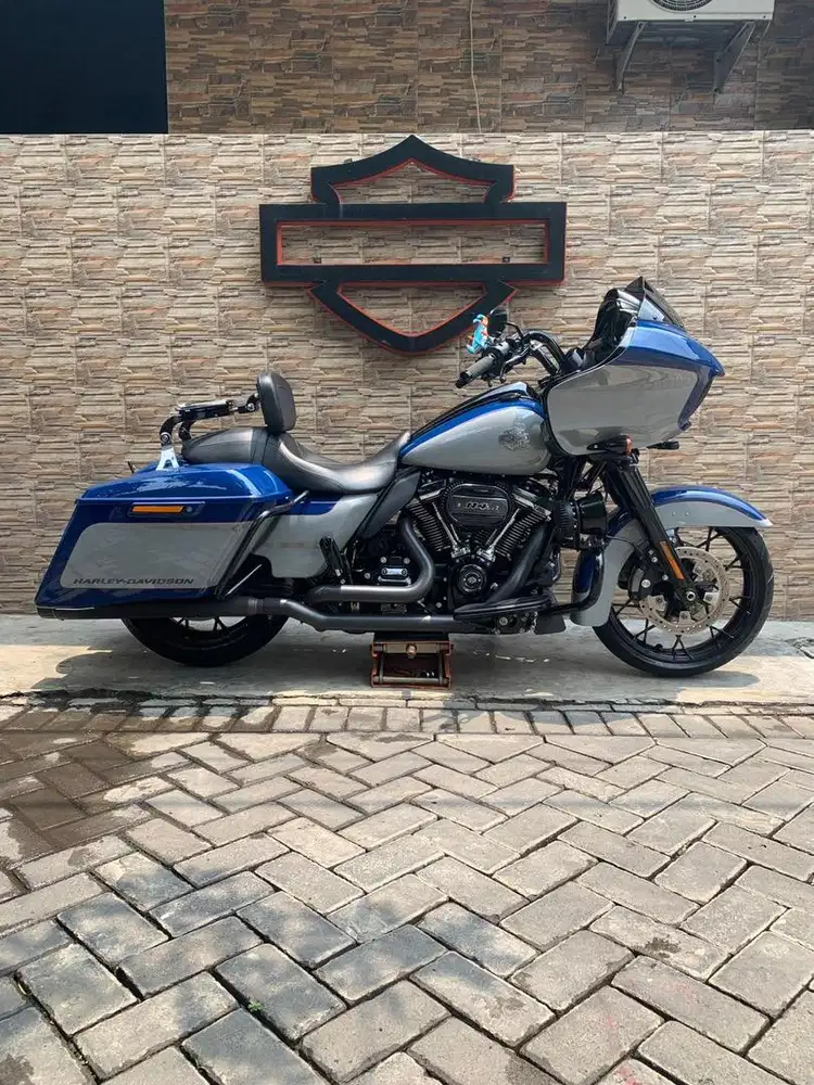 ROAD GLIDE SPESIL 2023