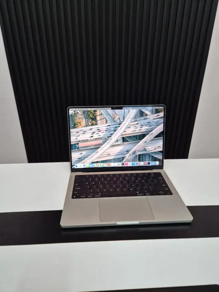 Macbook Pro 14 inch M1 Pro 2021 Ram 16GB SSD 1TB Fungsi Normal