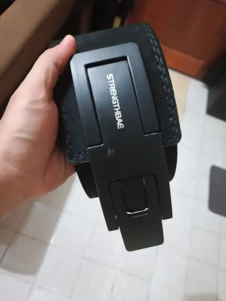 Lever Belt (Sabuk Gym)