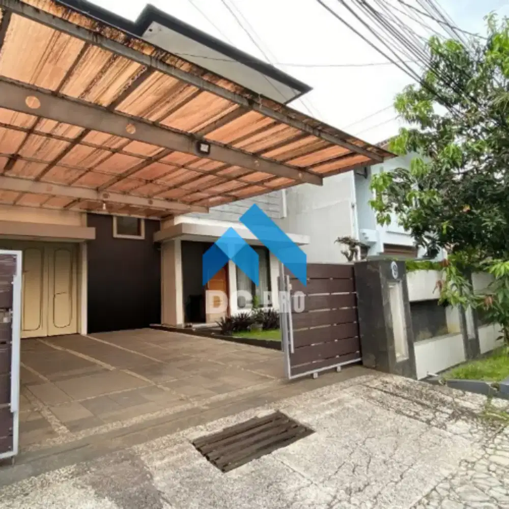 Jual rumah luas di golf Arcamanik dkt griya