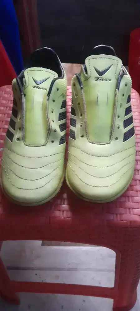 Sepatu futsal TMax size 40