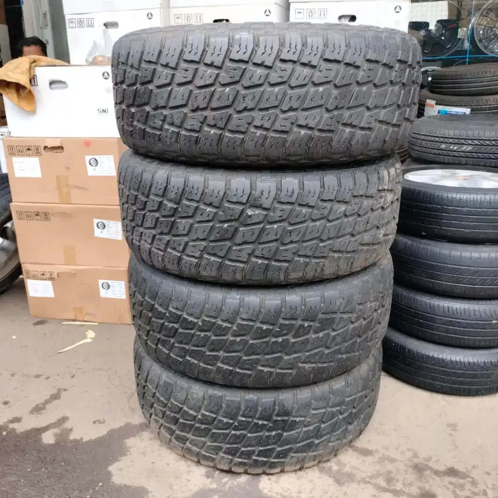 Ban delium AT 275/55 R20 kondisi 90% tahun 2020 4pcs