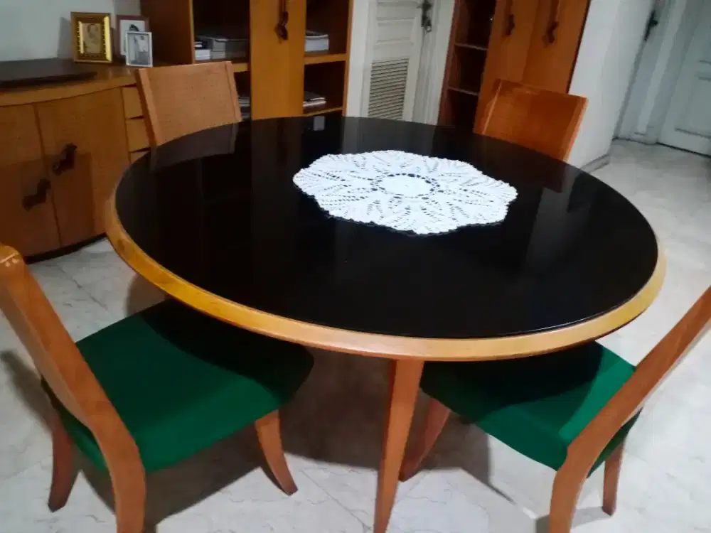 Edisi pindahan..jual set meja bundar, baca deskripsinya.