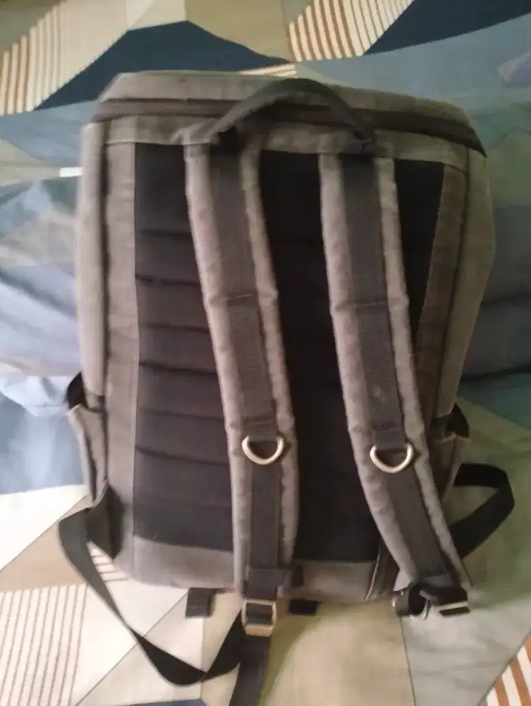 Tas eiger asli masih bagus