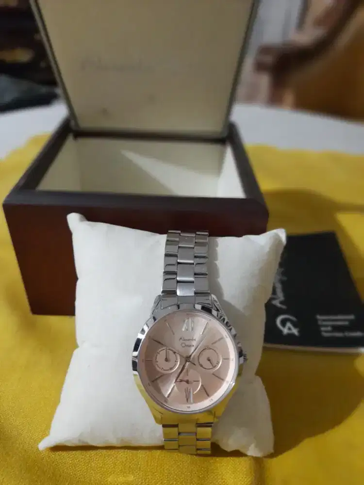 Jam alexander christie original