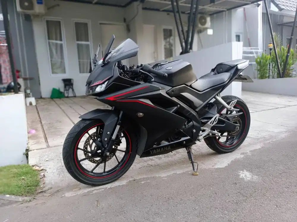 R15 V3 low km 8 ribu perak