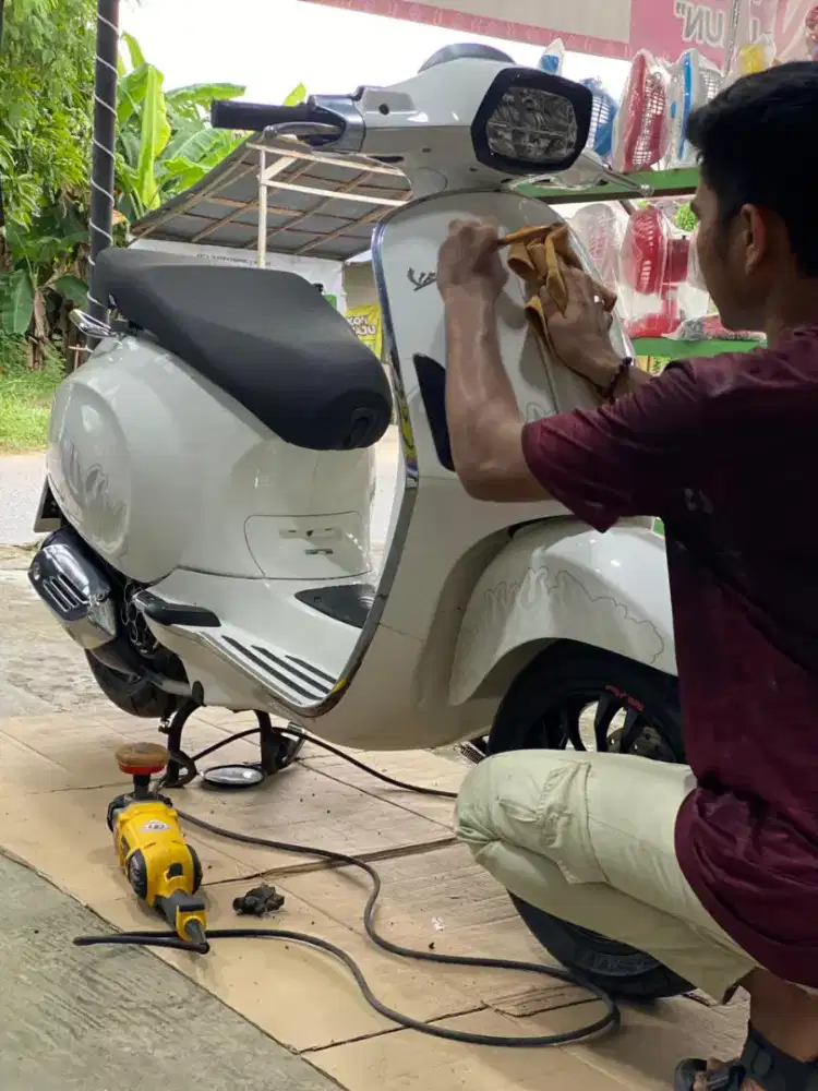 Poles body mobil dan motor