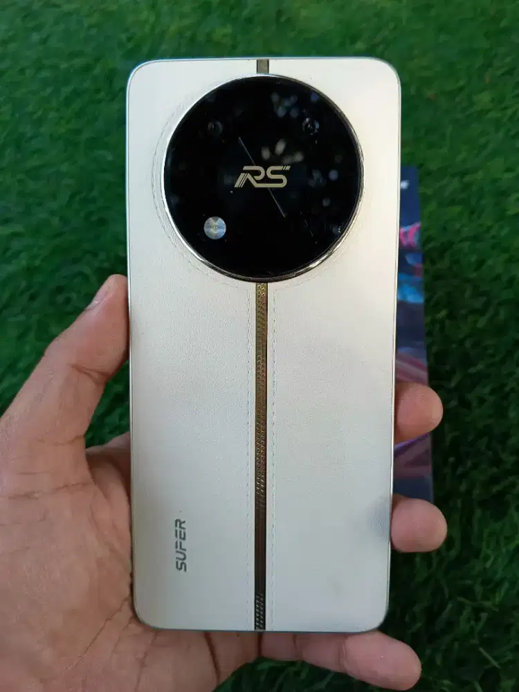 Itel RS4 8/128gb
