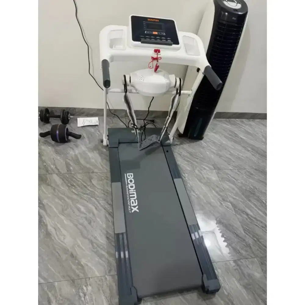 Treadmill motorized