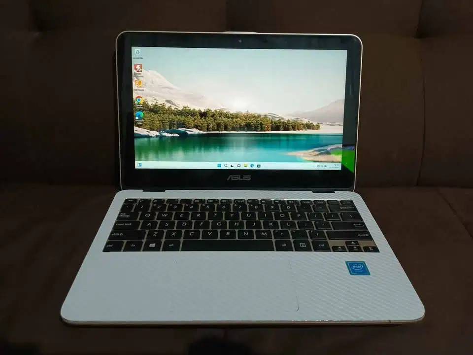 Merk ASUS TP203MAH Touchscreen Murah