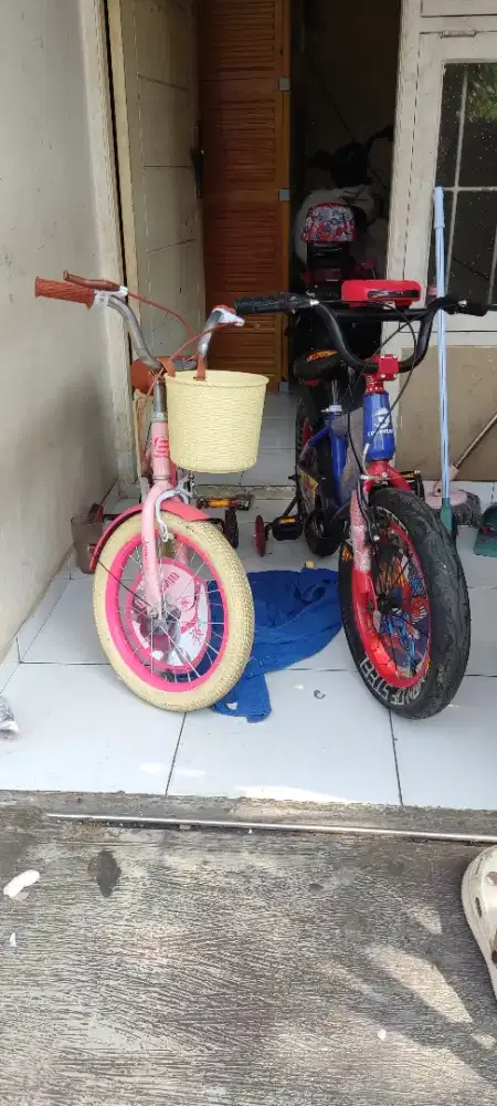2 SEPEDA MERK ERMINIO UKURAN 18