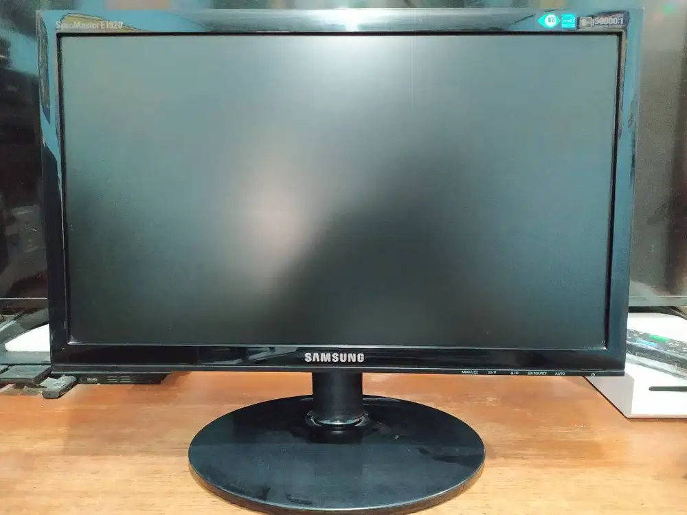 Monitor LCD Samsung 19 inch Syncmaster E1920 NX E1920NX Mulus