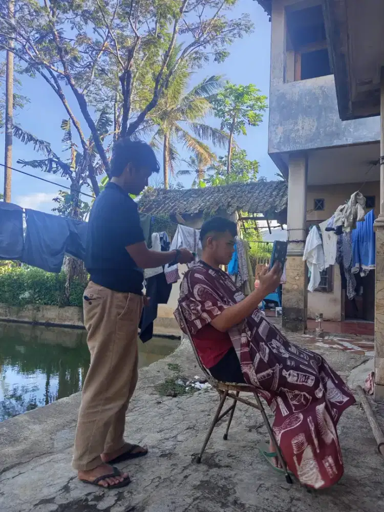 cari kerja Keahlian cukur rambut