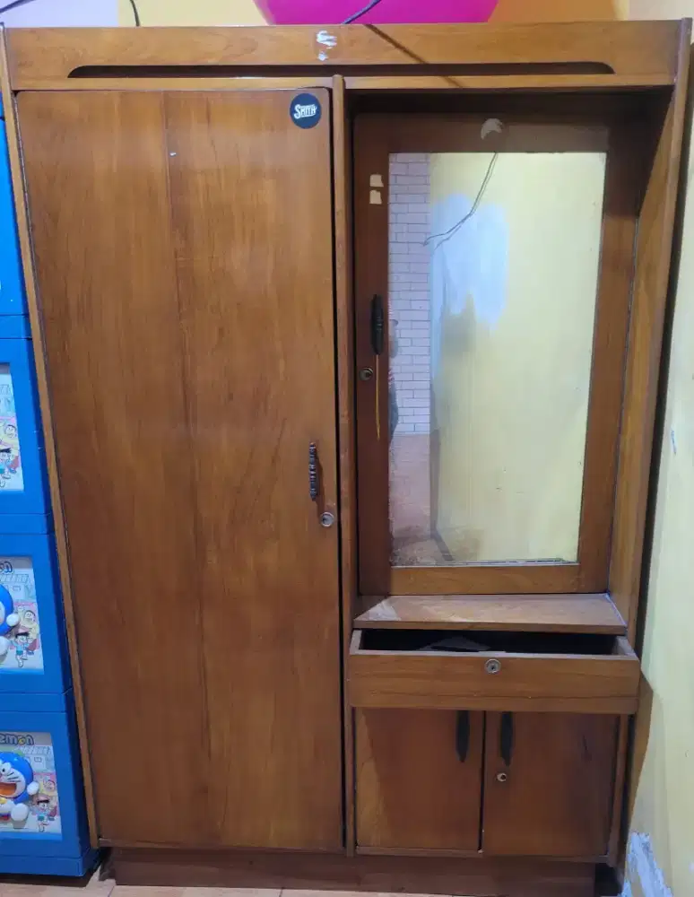 Dijual Lemari Pakaian Kayu Jati