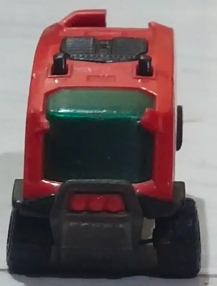 Mobil monster bekas