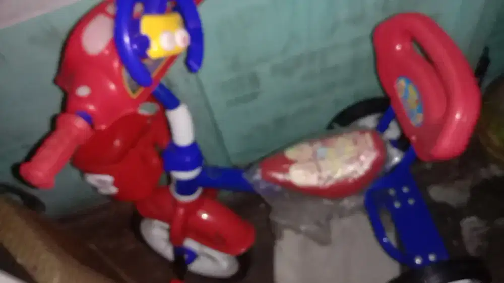 D jual sepeda anak baru pemakaian 2 bulan ...jual cepat aja