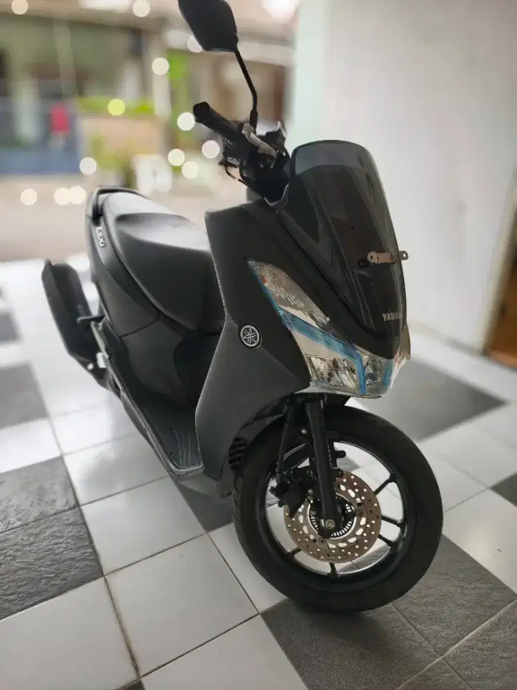 Dijual YAMAHA LEXI 2019 kilometer rendah 7rb an kondisi sesuai foto