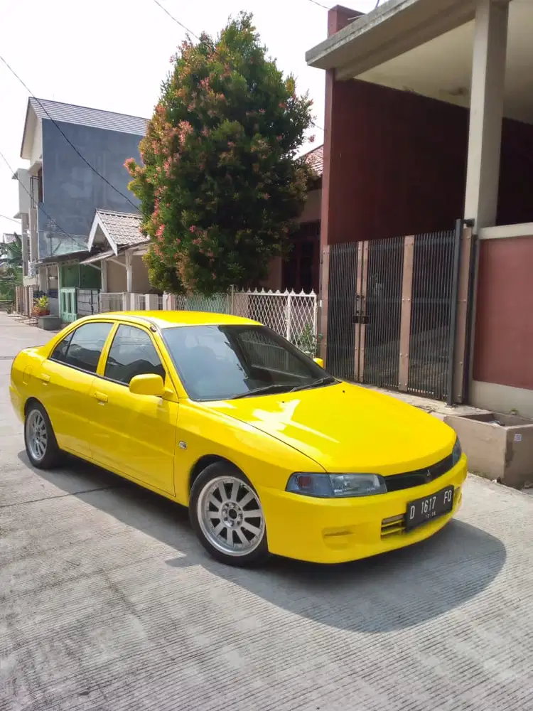 Mitsubishi Lancer 2001 Bensin