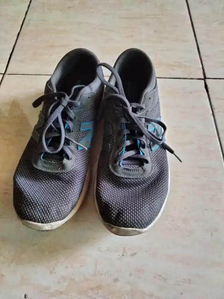 Sepatu sport new balance ( NB)