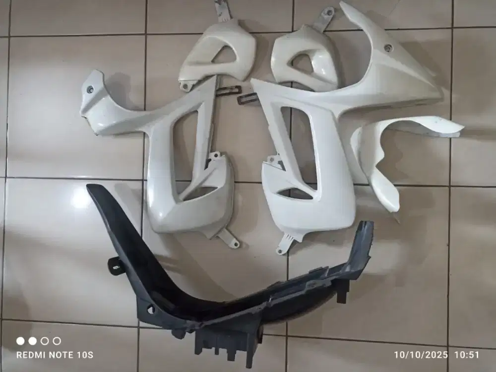 Sayap body motor satria fu 2013