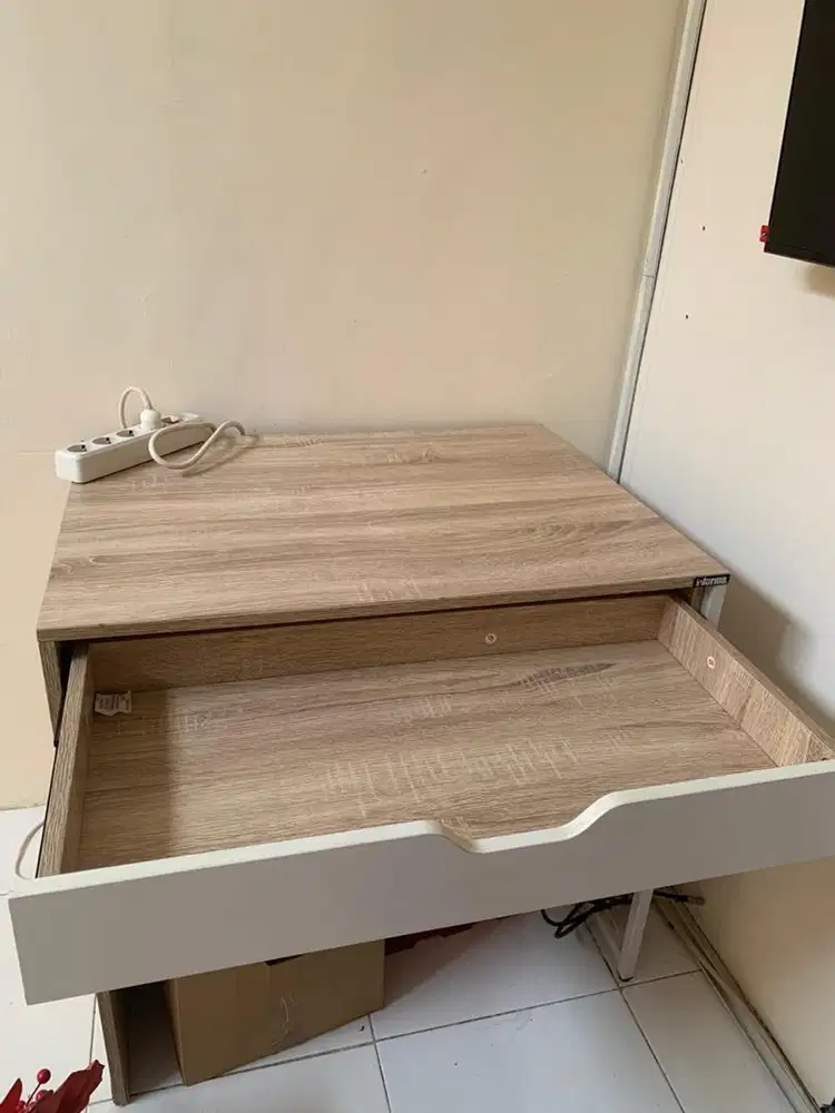 Meja Belajar Informa