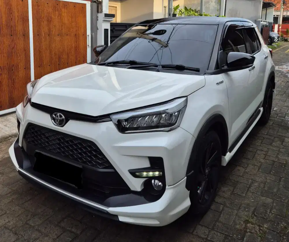 Raize 1.0T GR Two Tone CVT ISTIMEWA