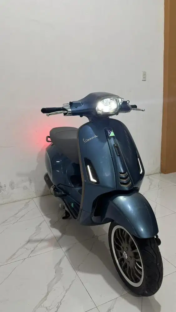 Dijual vespa sprint 10th aniversary