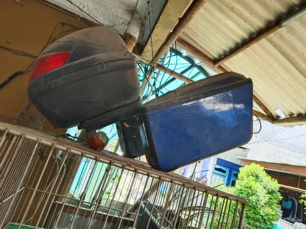 Box motor belakang