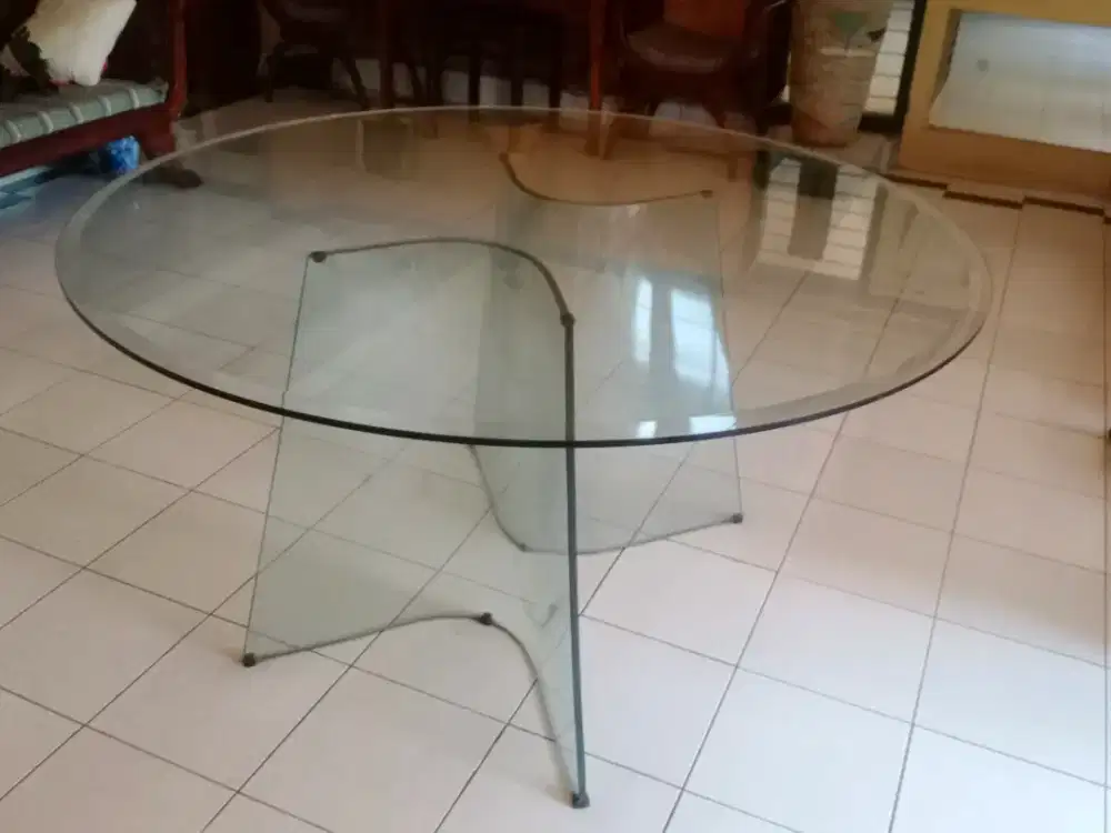 Edisi pindahan..jual 1 meja kaca, baca deskripsinya.