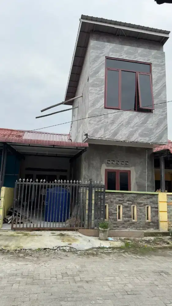 Rumah dijual di Komplek Perumahan Setua Budi Paradise Blok E21