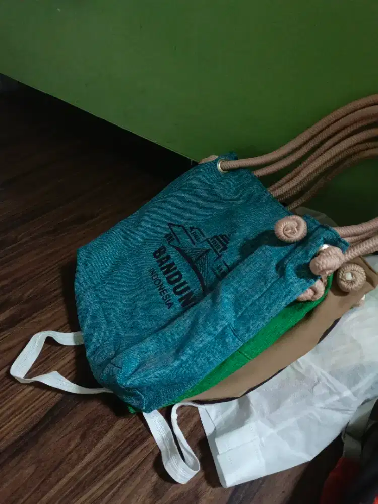 Tas kain untuk wanita