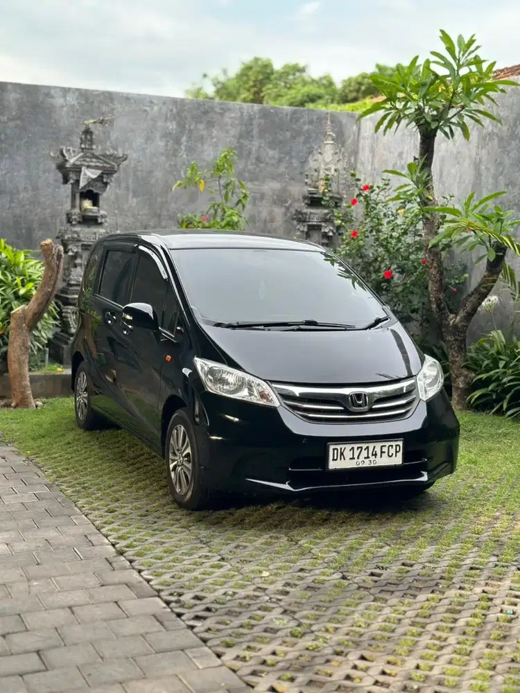 FREED S 2013 MATIC LOW KM ISTIMEWA