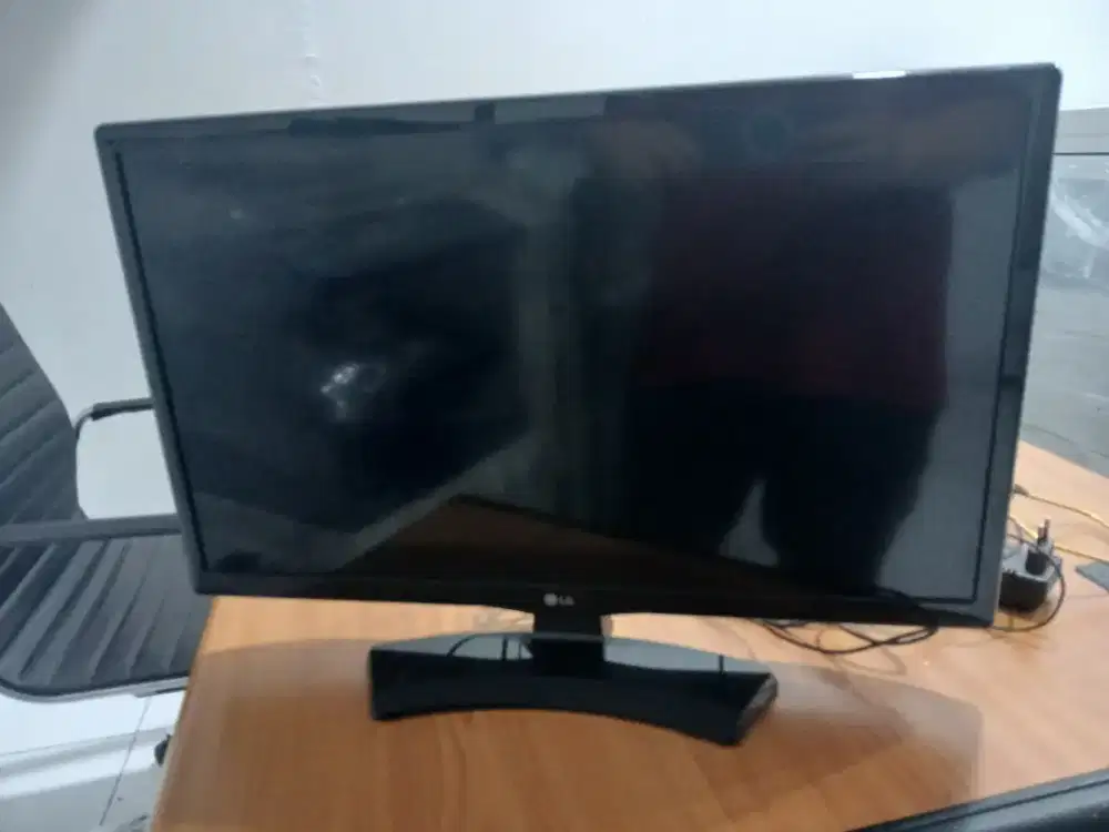 Tv LG 22 Inch + set top box