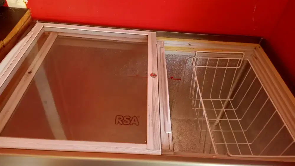Freezer Bekas Kondisi Mesin Mulus Kwalitas Terjamin
