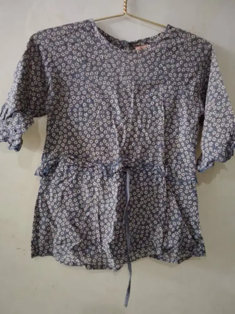 Curly shirt girl size 14