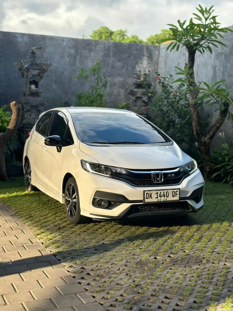 JAZZ RS 2018 FACELIFT MATIC ASLI BALI LOW KM