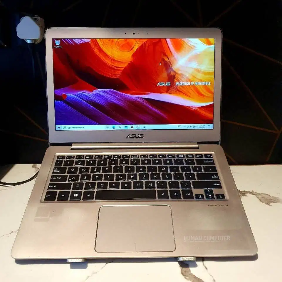 LAPTOP Asus Zenbook I core i7 SUPER NGEBUT