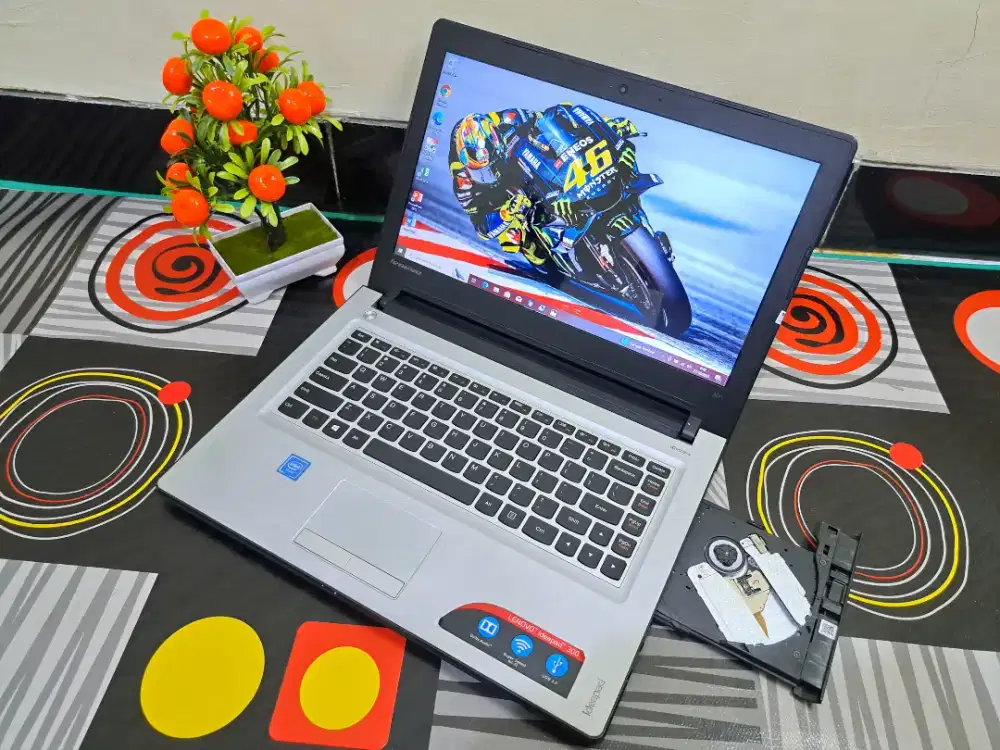 Laptop lenovo ideapad 300 sivler siap pakai