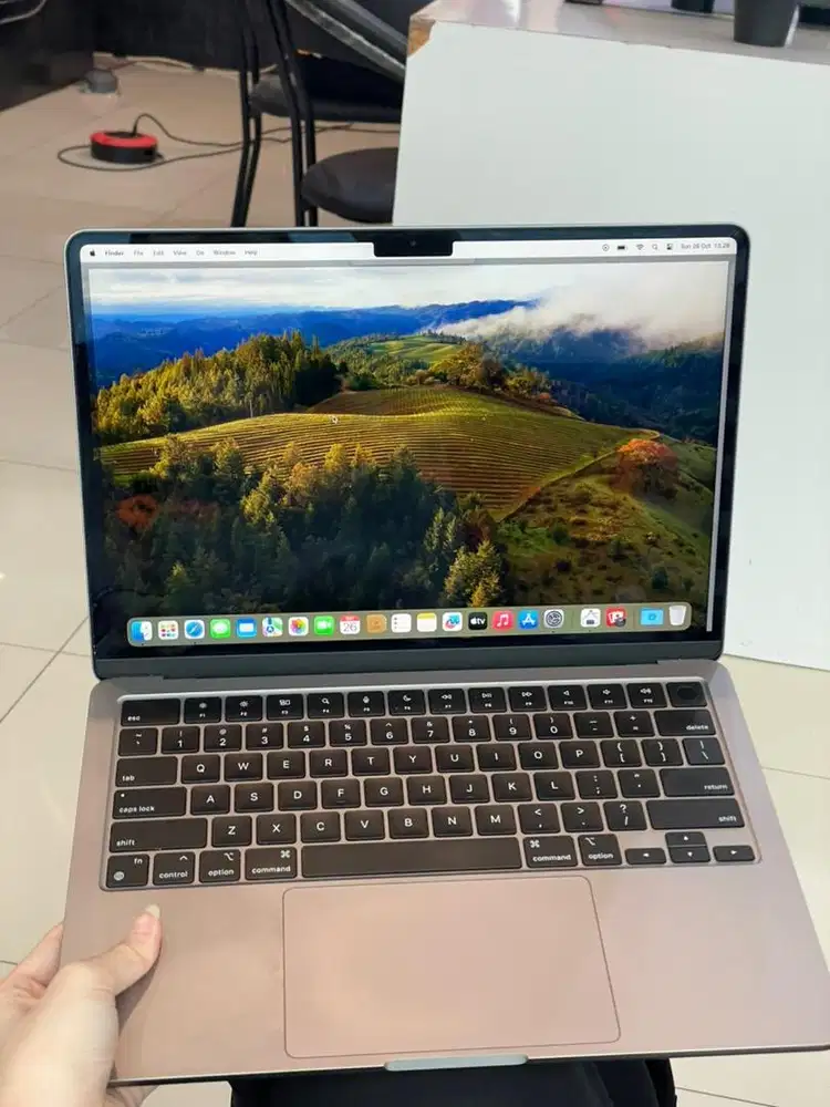 MacBook Air M3 16gb 13-inch 2024  ibox