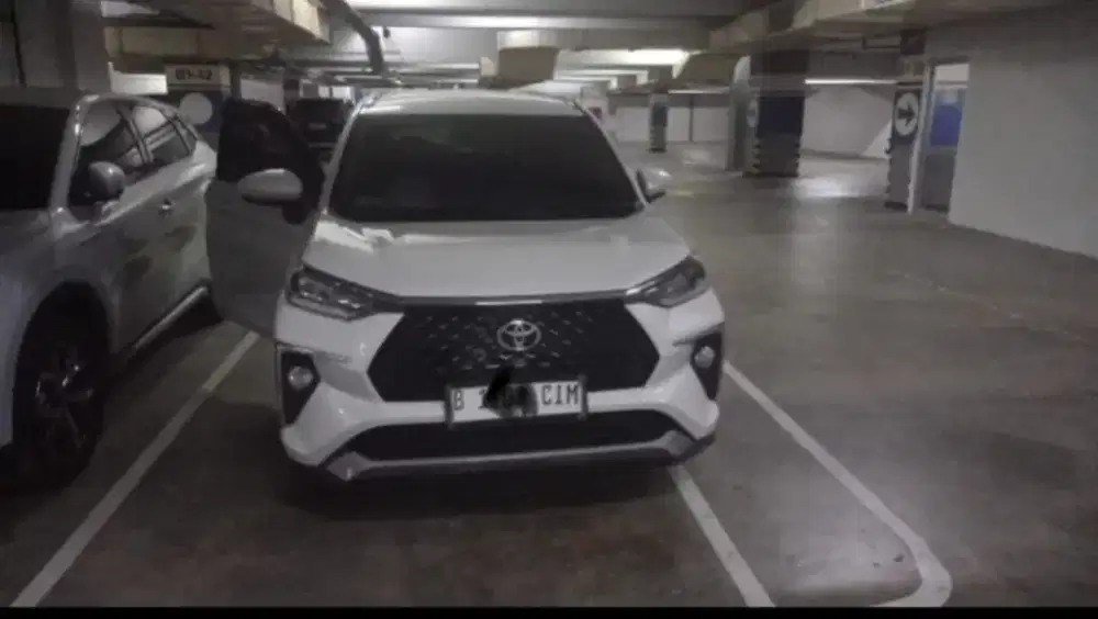 Toyota veloz matic putih