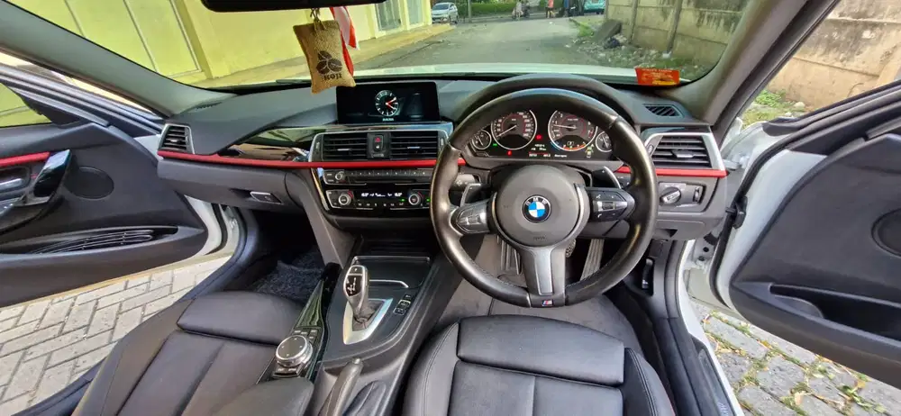 BMW 320i 2017 Bensin