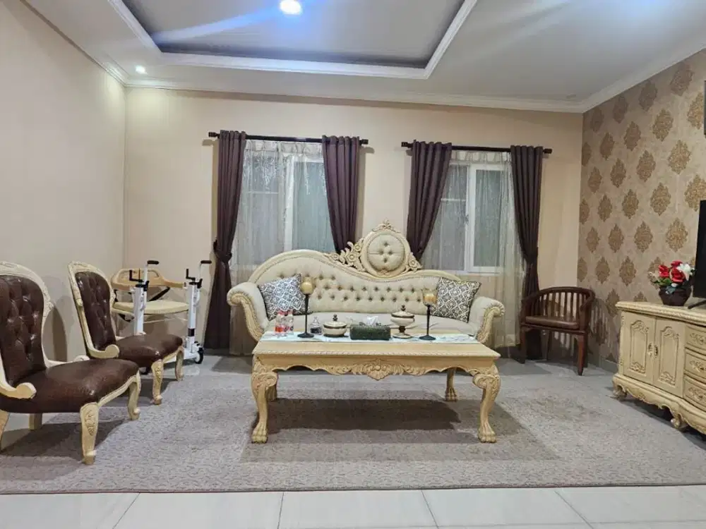 DISEWAKAN LUXURY HOUSE  FULLY FURNISHED SIAP HUNI DI BELLANO GADING SERPONG