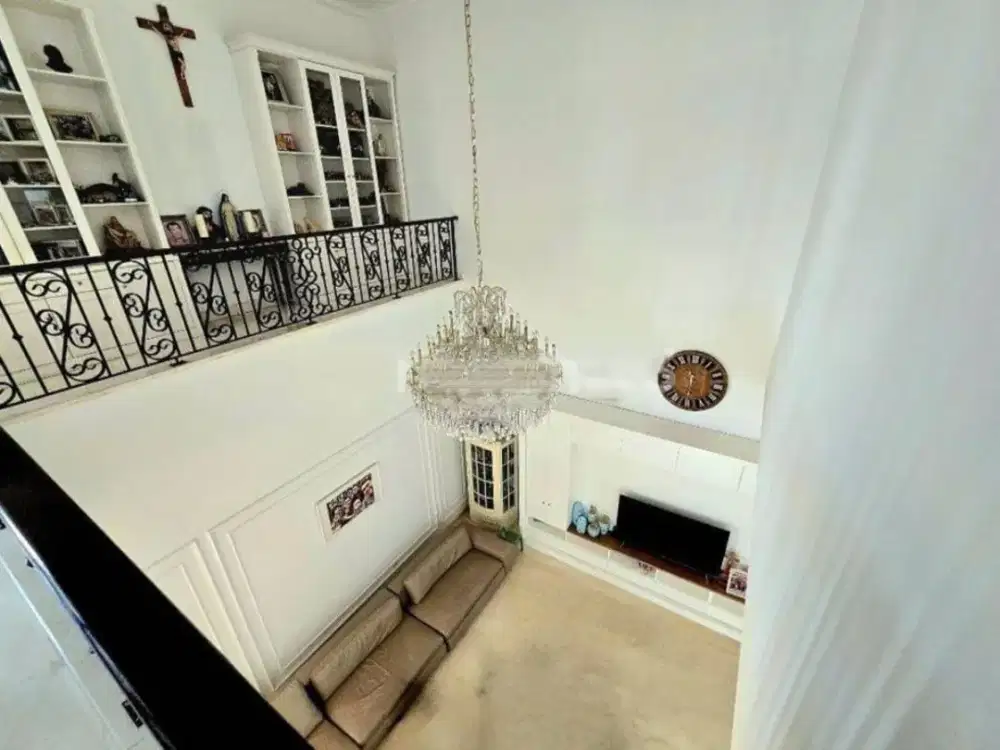 Dijual Rumah Alam Sutera American Style, LT. 300m2, Furnished